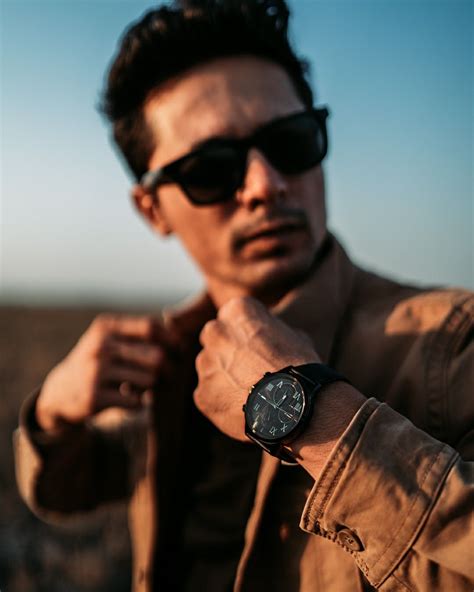 Watch Pose .